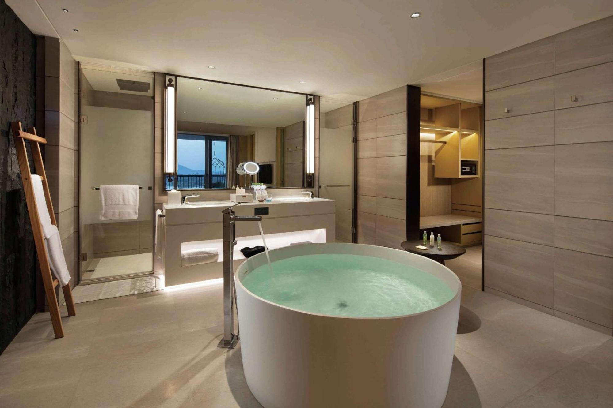 Doubletree Resort By Hilton Hainan - Xinglong Lakeside Ваньнин Экстерьер фото